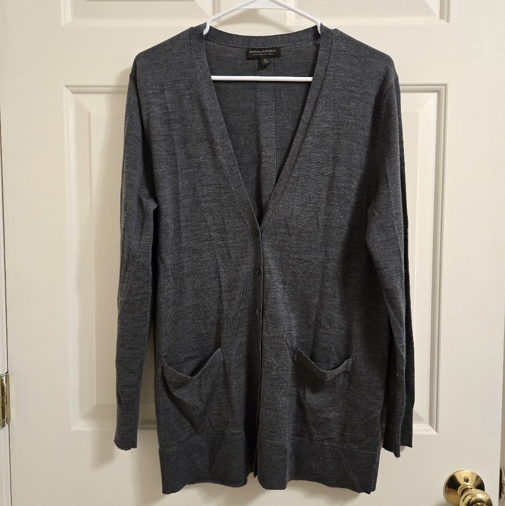 Banana Republic Womens Gray 100% Merino Wool Button Down Size Medium